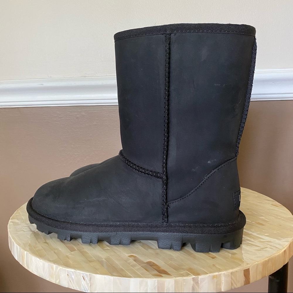 UGG Essential Short UGGPure Wool Lined Black Leather Lug Sole Pull On Calf Boots
